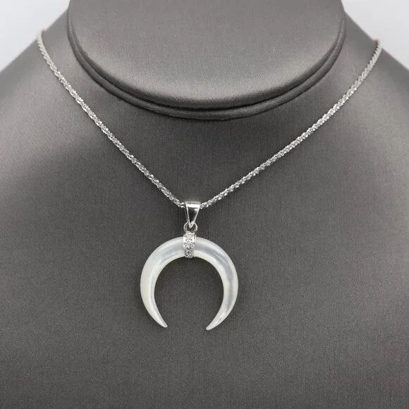 Bull Horn Moon crescent mother of pearl sterling silver pendant - Picture 5 of 5